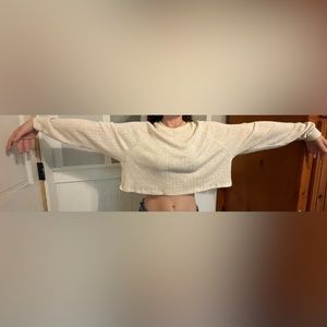 Long sleeve crop